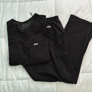 Figs Scrubs Technical Collection. Catarina top, Yola Skinny Pants. Black, XL